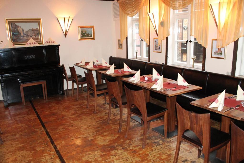 La Rustica Altstadthotel Вернигероде Экстерьер фото